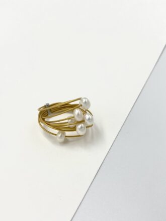 Δαχτυλίδι από ατσαλόσυρμα και μαργαριτάρια